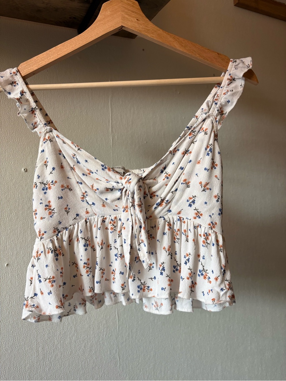 American Eagle Outfitters White Floral Tie-Front Crop Tank